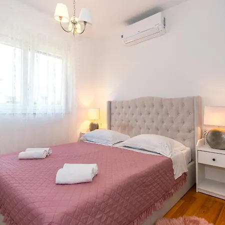 Mia Διαμέρισμα Brodarica (Sibenik-Knin)