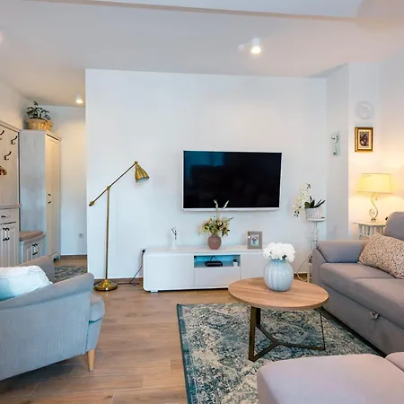 Apartment Mia Brodarica (Sibenik-Knin)