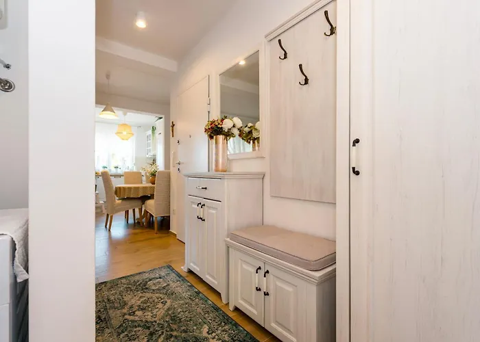 Mia * Brodarica (Sibenik-Knin)