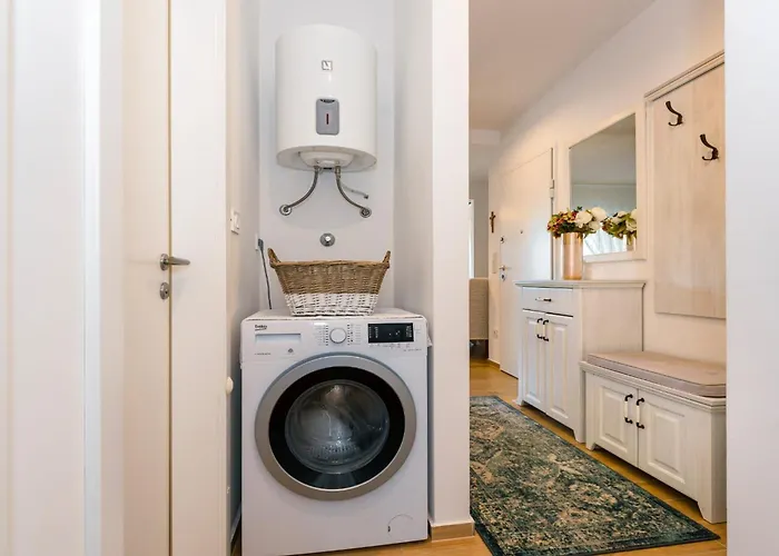 Mia * Brodarica (Sibenik-Knin)